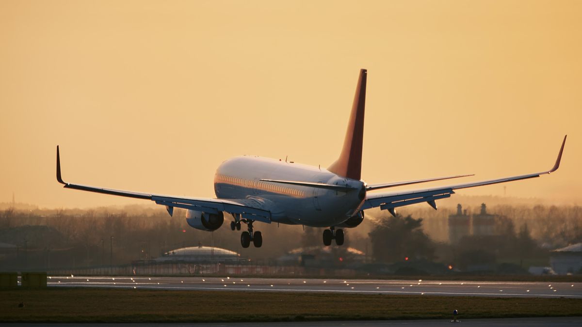 Letecké společnosti v USA zrušily v důsledku měsíční vládní odstávky za poslední tři dny víc než tisíc letů